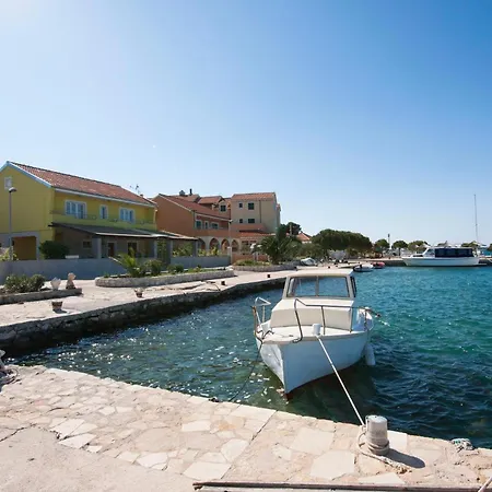 Sibenik With Sea View Xiii Appartamento *